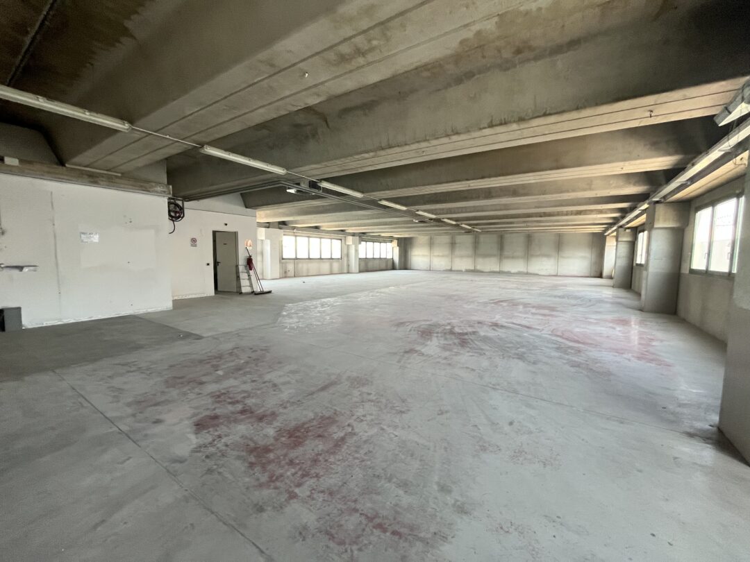 Capannone open space trasformabile in uffici – Via Cadorna 27 - immagine 8
