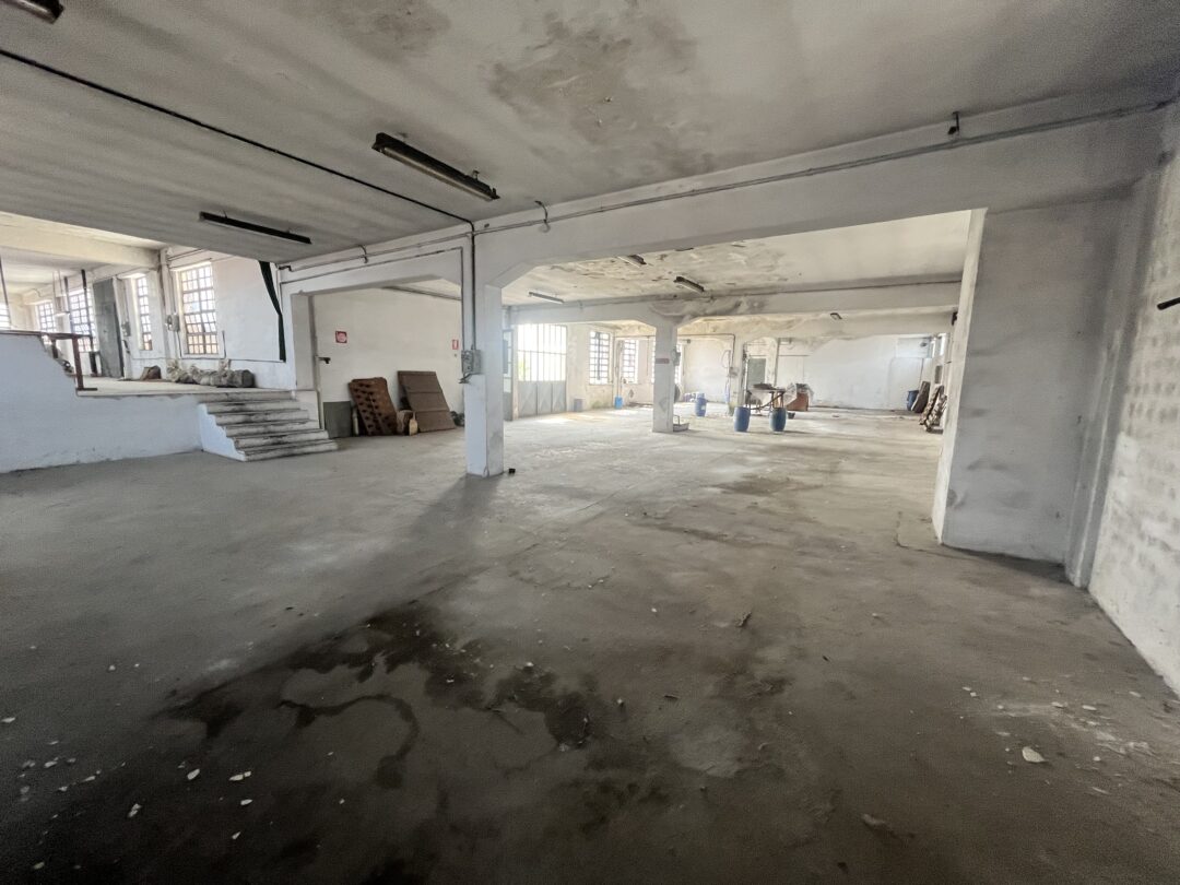 PALAZZINA INDIPENDENTE (EX CONCERIA ESENTE DA BONIFICA) — DA RISTRUTTURARE - immagine 8