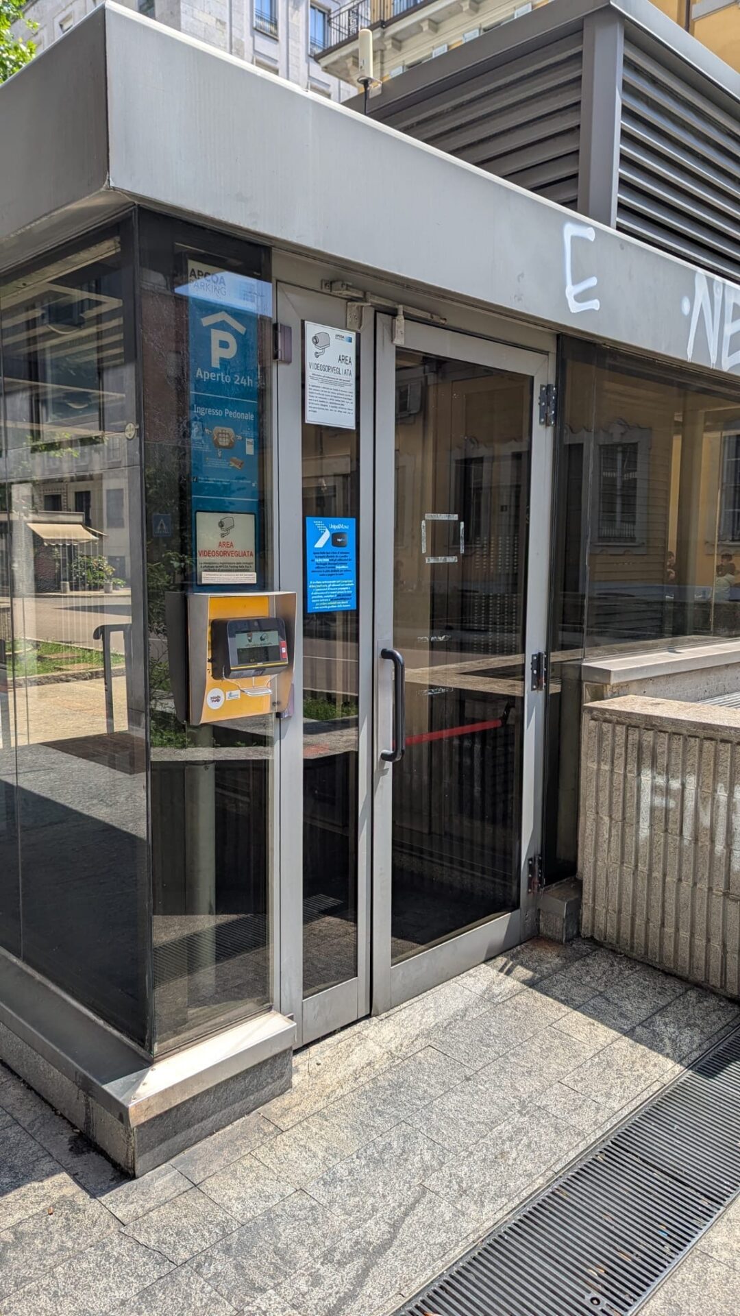 Box auto in vendita – Via Mascagni (zona Palestro, Milano) - immagine 4