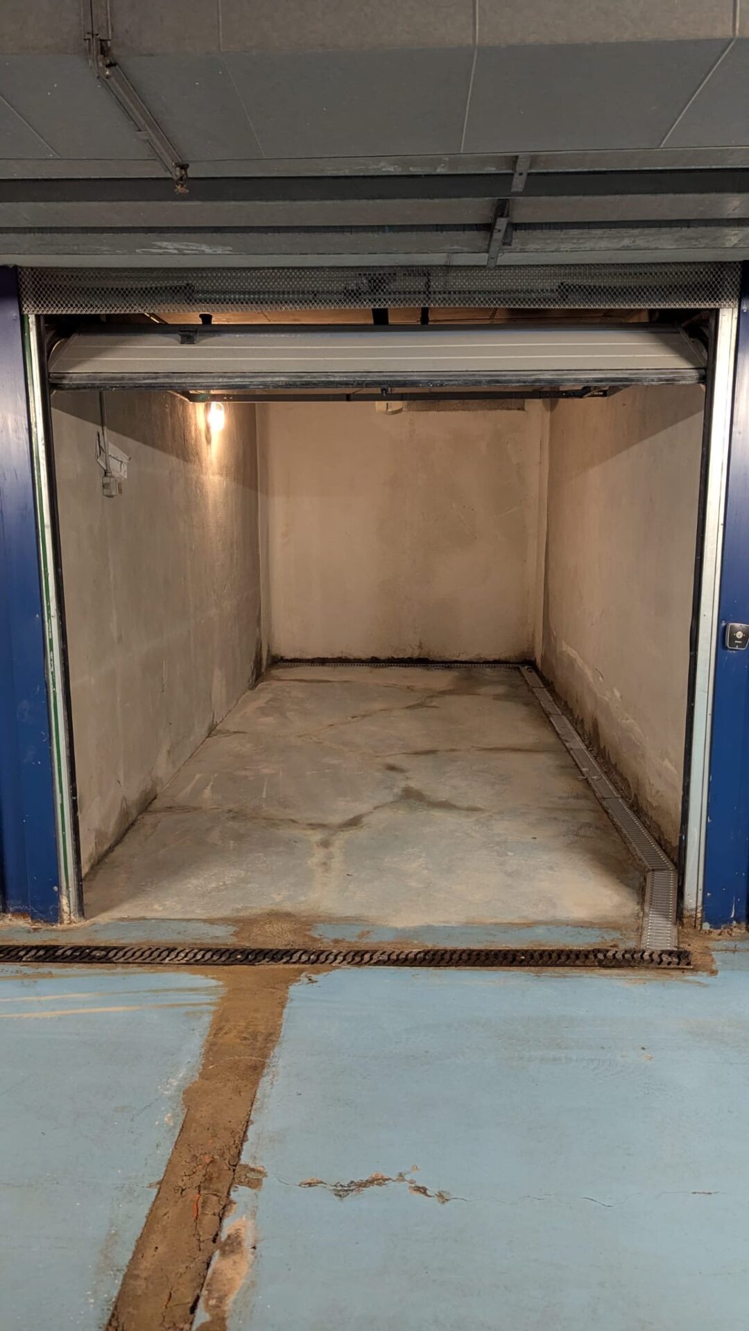 Box auto in vendita – Via Mascagni (zona Palestro, Milano)